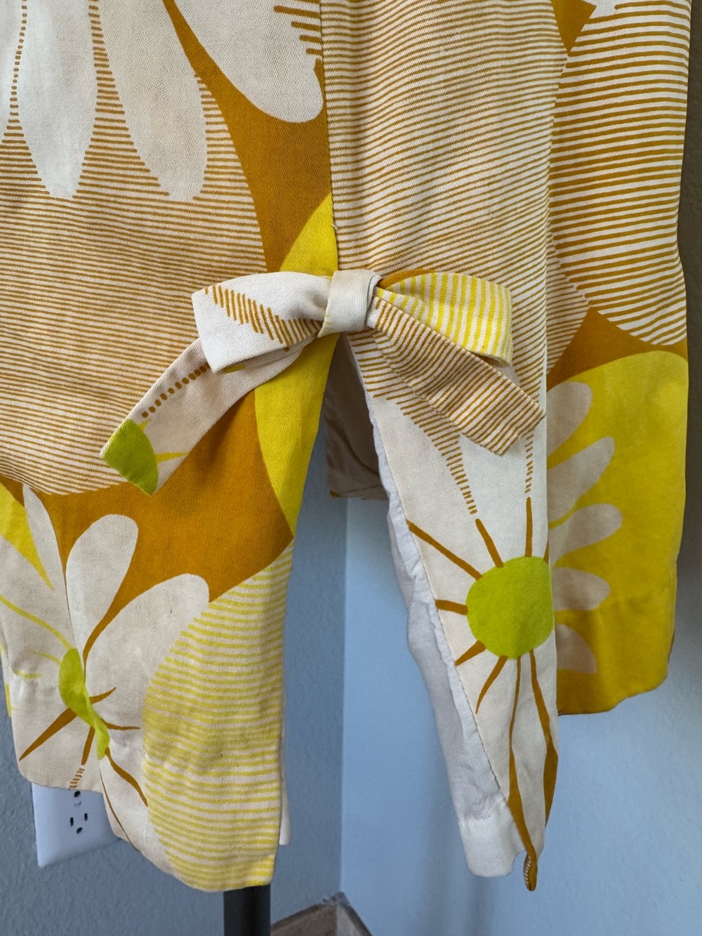 1960s Sun Fashions of Hawaii Dress - Picture 5 of 16